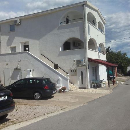 Apartments Marecic Karlobag Zewnętrze zdjęcie